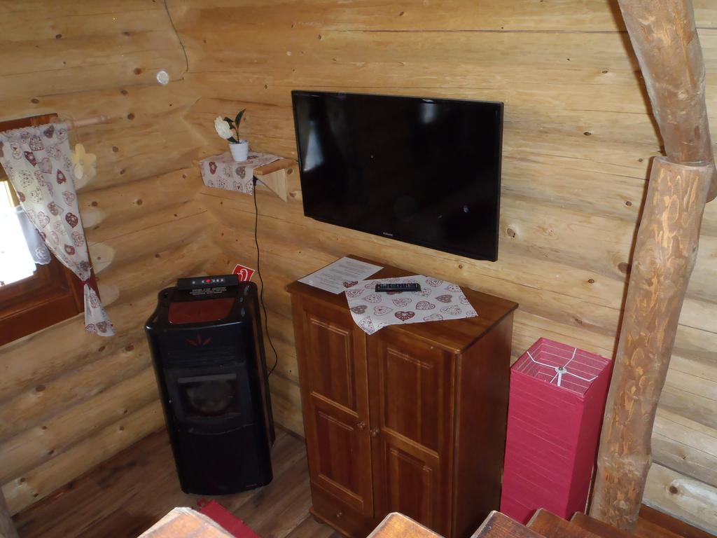 Ubytovanie Koliba Pacho - Zrub Jolanka プリエヴィドザ 部屋 写真